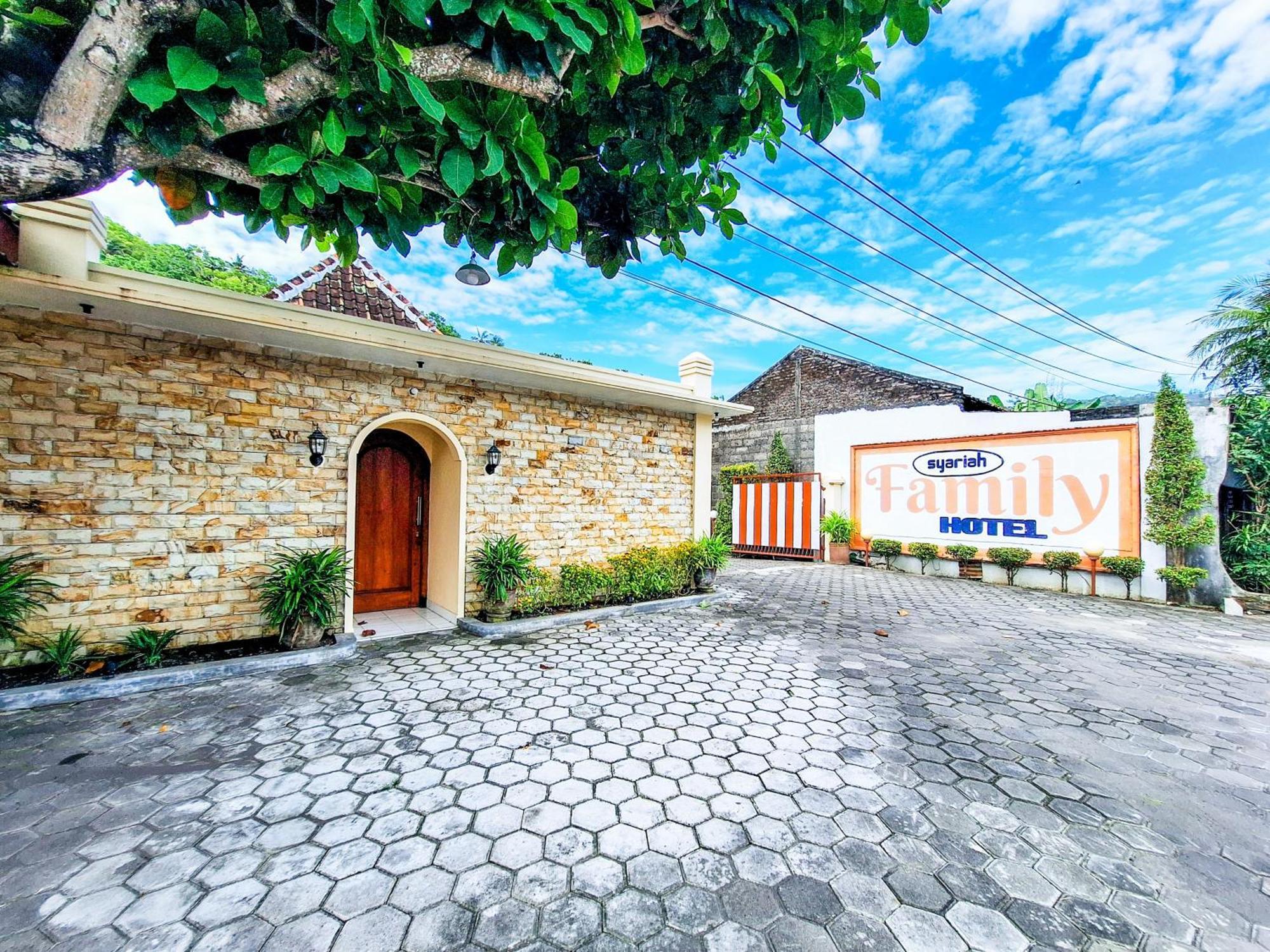 Hotel Family Syariah 1 Parangtritis Redpartner Dış mekan fotoğraf